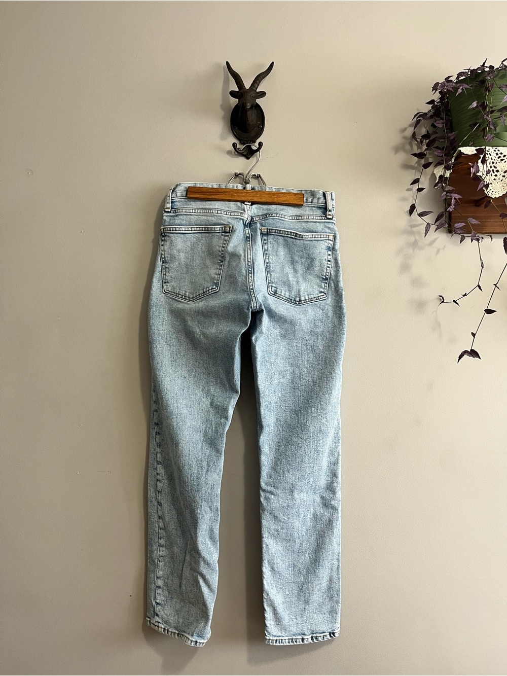 GAP Straight Leg Light Wash High-Rise Jeans size 29 - Picture 8 of 10